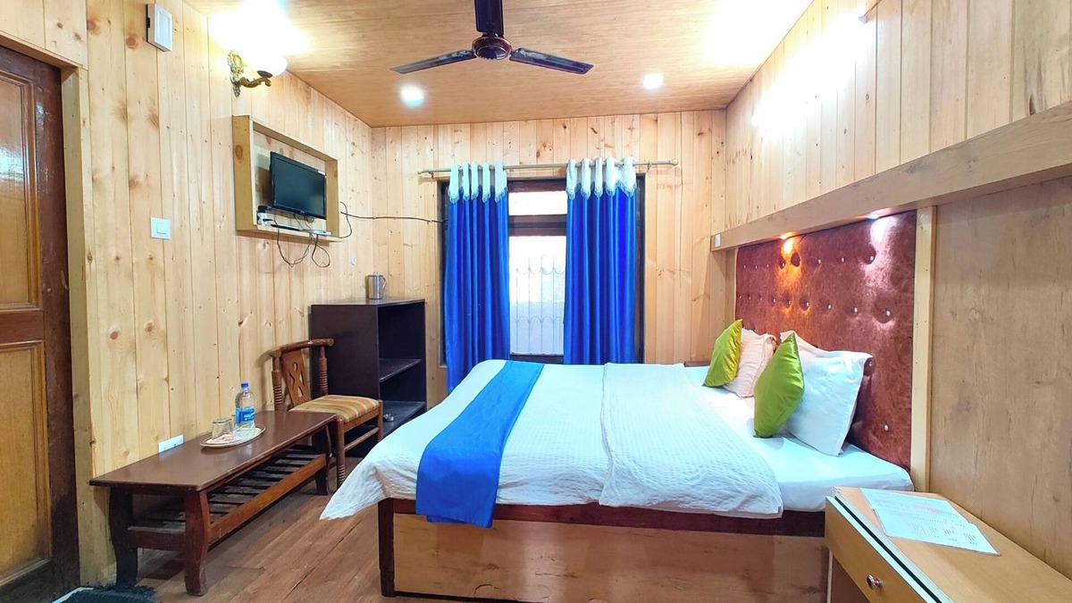 Nainital Hotel | Hotel Chinar Lake View Near Mall Road
