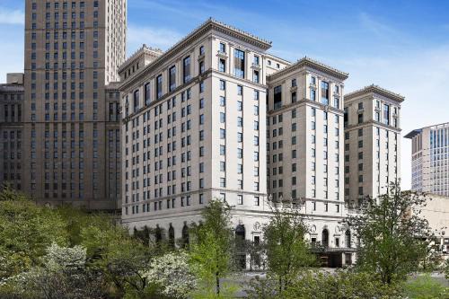 Downtown Cleveland Hotel | Hotel Cleveland Autograph Collection
