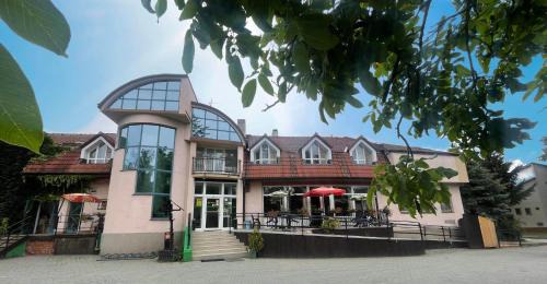 Unicov Hotel | Hotel COLCHI
