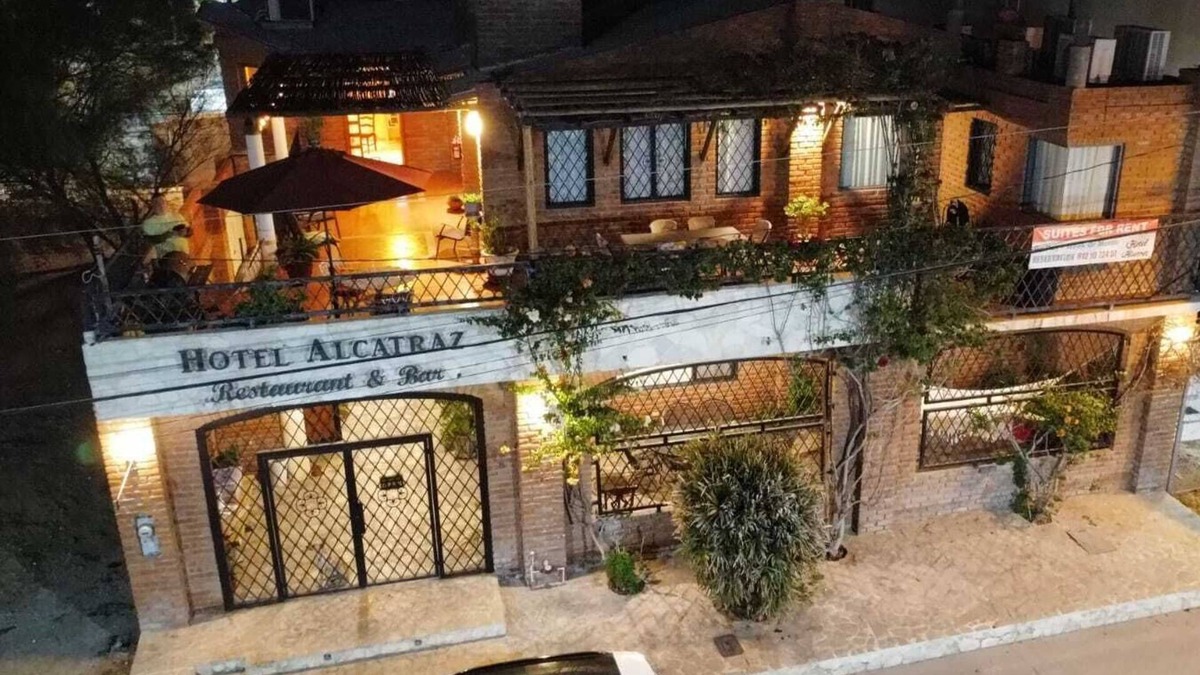 La Paz Bed & Breakfast | Hotel con Encanto, de Trato Personalizado, Habitaciones Amplias, con Estilo!