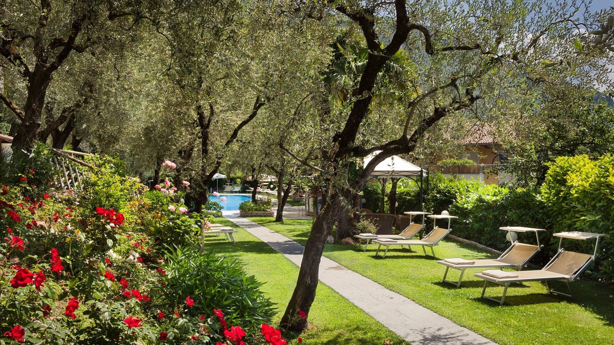 Torbole sul Garda Hotel | Hotel Continental - Tonelli Hotels