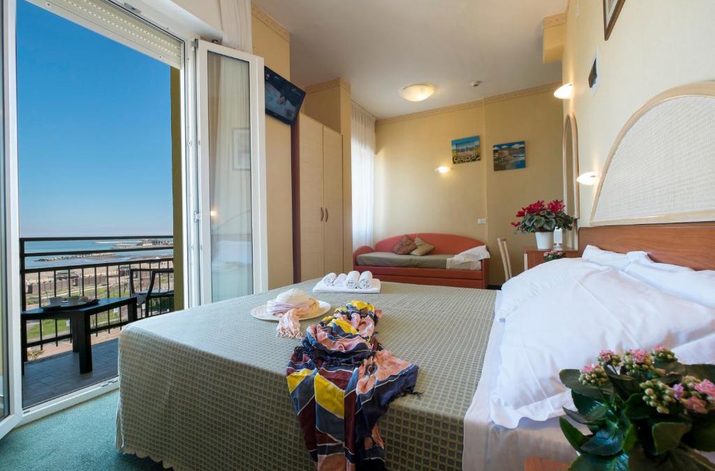 San Giuliano a Mare Hotel | Hotel Crosal