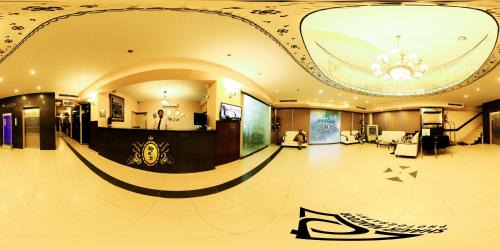 Saddar Town Hotel | Hotel Crown Inn
