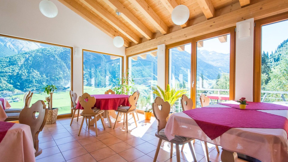 Medel Hotel | Hotel Cuntera