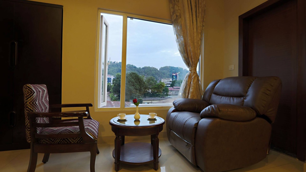 Ganeshguri Hotel | Hotel D Courtyard