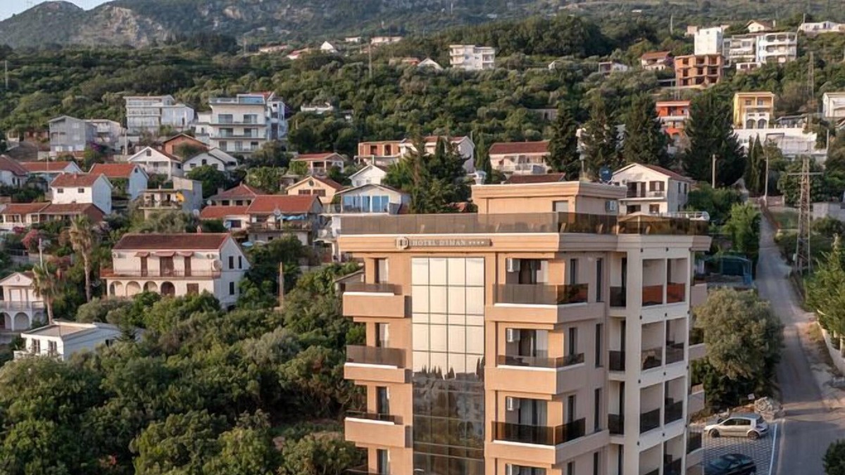 Dobra Voda Hotel | Hotel D'iman