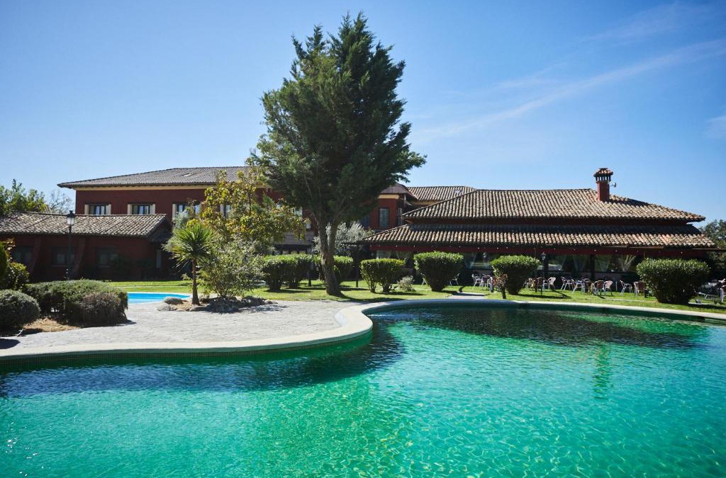Candeleda Hotel | Hotel El Mirlo Blanco