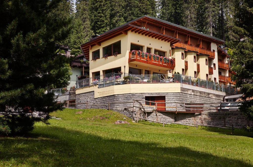 Madonna di Campiglio Hotel | Hotel Erika