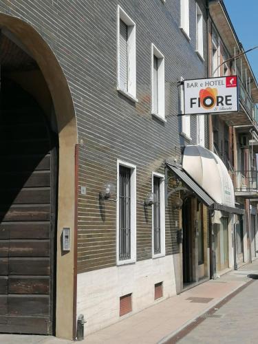Podenzano Hotel | HOTEL FIORE & Fiocchi