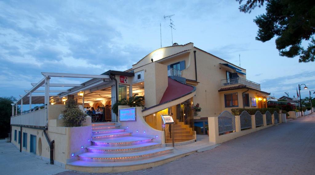 Tremiti Islands Hotel | Hotel Gabbiano