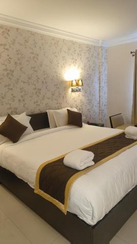 Angamali Hotel | Hotel Grand Regency, Angamaly
