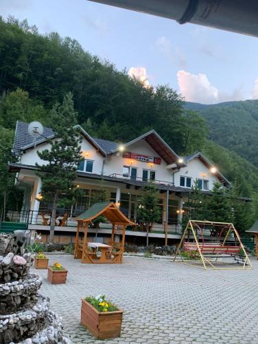 Pejë Hotel | Hotel Gryka