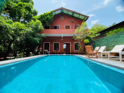 Dambulla Villa | Hotel Hideaway Garage