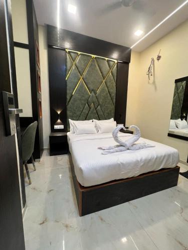Vile Parle House | Hotel Horizon
