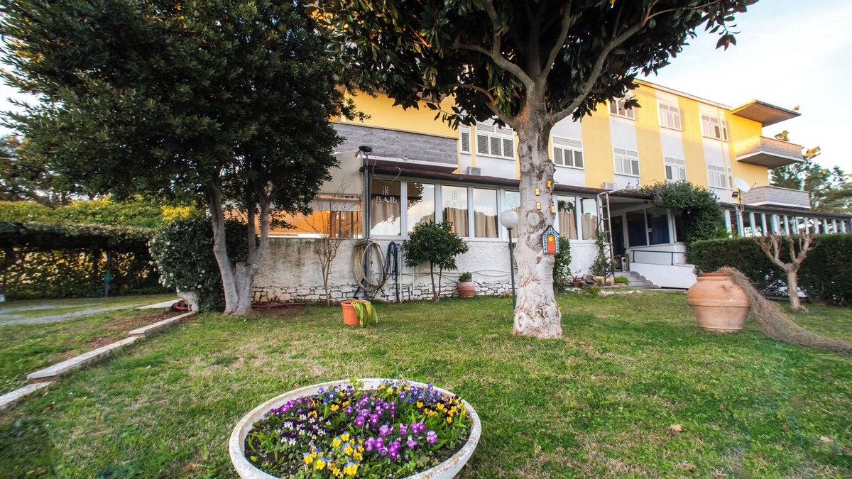 Follonica Hotel | HOTEL HRS