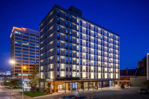 Downtown Chattanooga Hotel | Hotel Indigo Chattanooga - Downtown by IHG