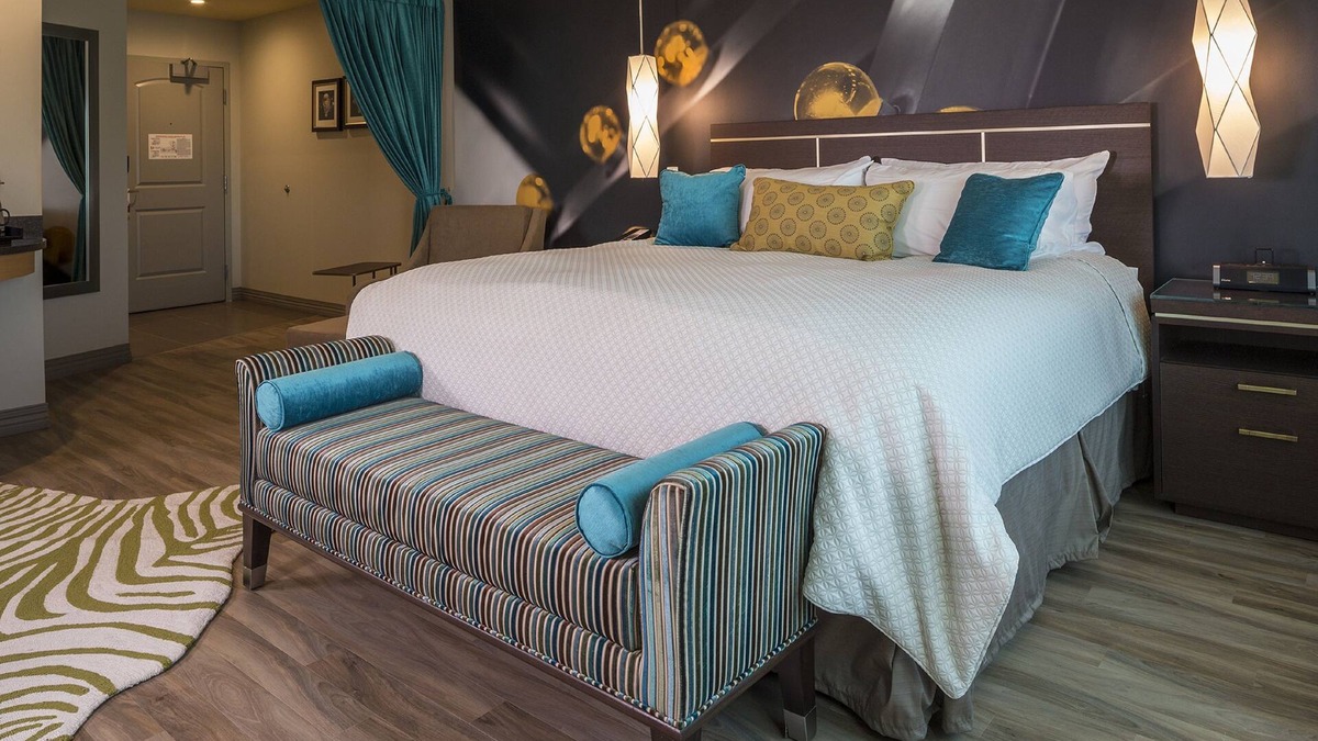 East Liberty Hotel | Hotel Indigo Pittsburgh East Liberty by IHG