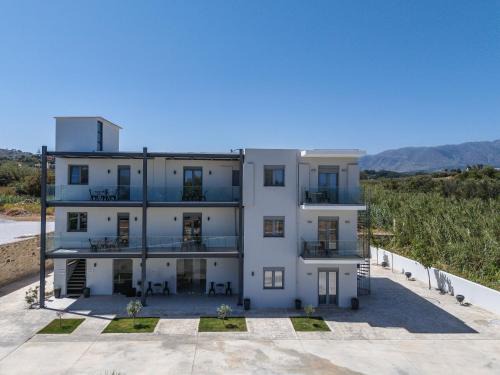 Filaki Apartment | Hotel Iosifina, 80 metres from Episkopi beach!