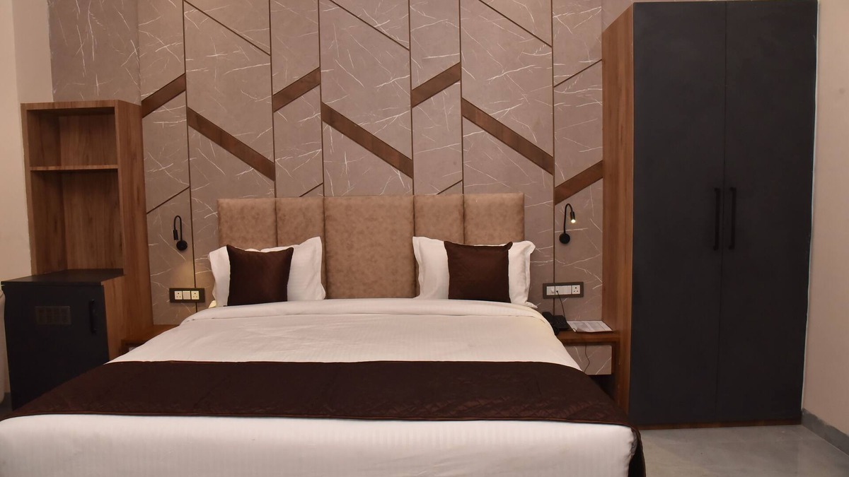Sitapur Hotel | HOTEL JP INN SITAPUR
