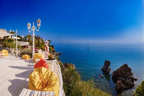 Cefalu Hotel | Hotel Kalura