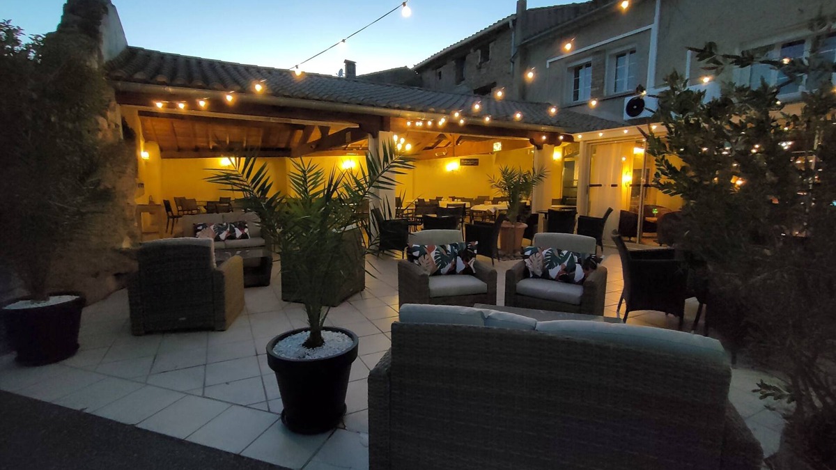 Conilhac-Corbieres Hotel | HOTEL L'ART DES METS BY COTE JARDIN