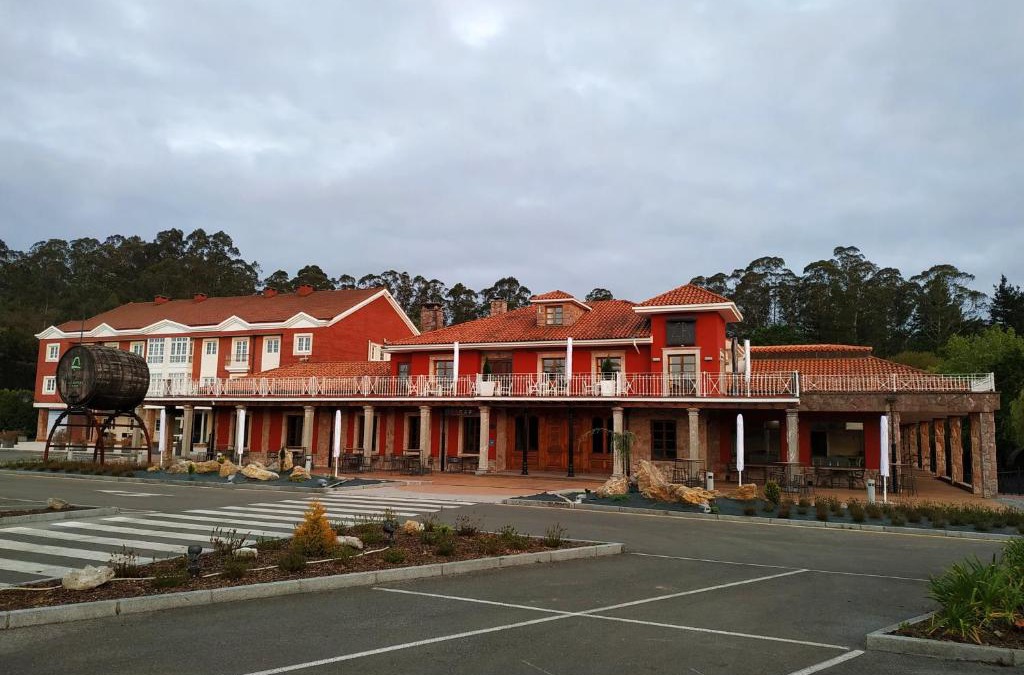 La Favorita Hotel | HOTEL LA CAMPANA