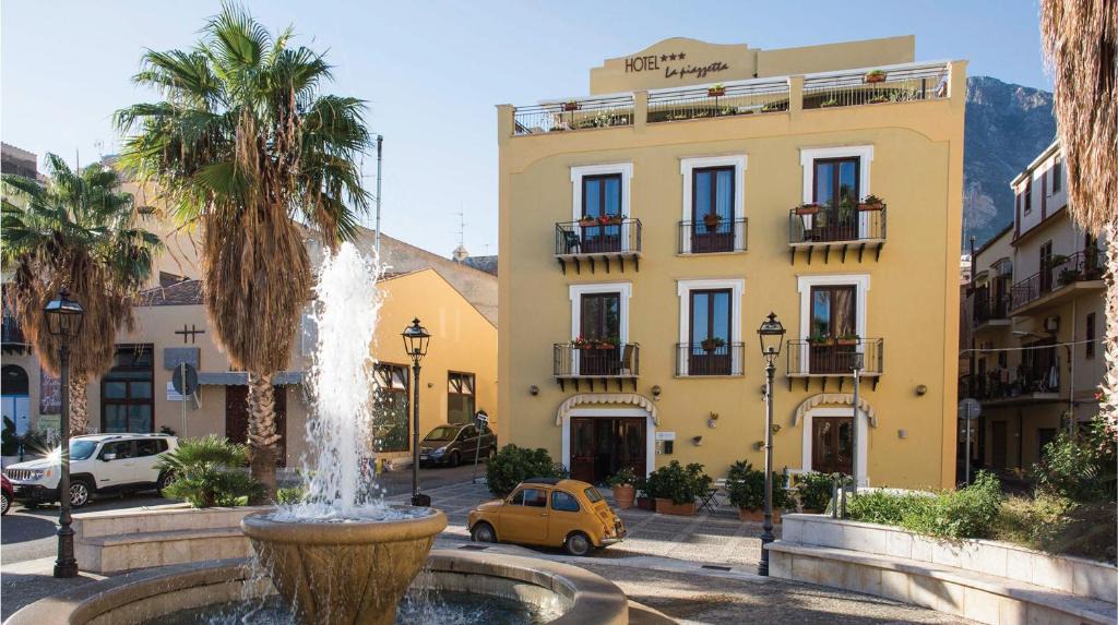 Castellammare del Golfo Hotel | Hotel La Piazzetta
