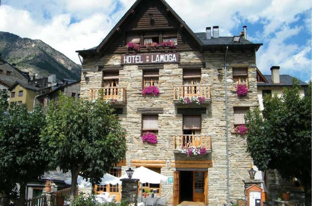 Llavorsi Hotel | HOTEL LAMOGA