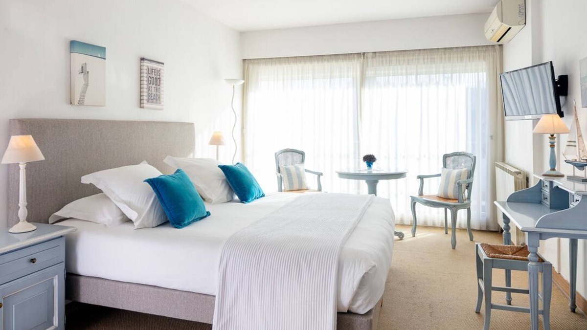Istres Hotel | Hotel Le Castellan