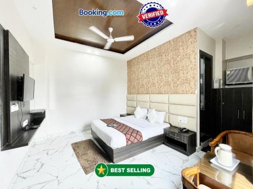 Haridwar Hotel | HOTEL LE GRACE ! HARIDWAR होटल ले ग्रेस, ஹோட்டல் லீ கிரேஸ் fully-Air-Conditioned-hotel, lift-wifi-and-Parking-availability near Ganga Ghaat and Mansa Devi Temple - 2