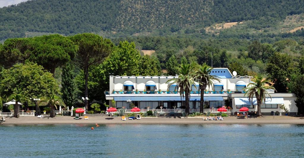 Bolsena Hotel | Hotel Lido - Beach and Palace