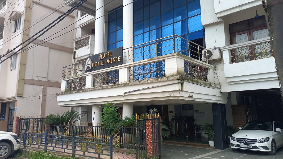Dibrugarh Hotel | Hotel Little Palace