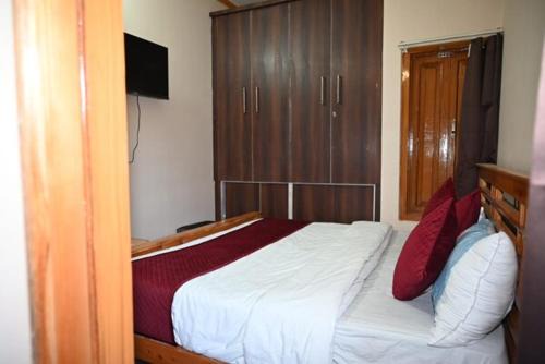 Lohaghat Hotel | Hotel Lohaghat Regency By Royal Collection Hotels