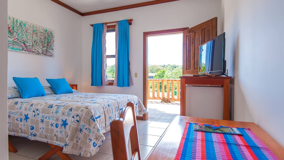 Antoneys Cay Hotel | Hotel Los Corales