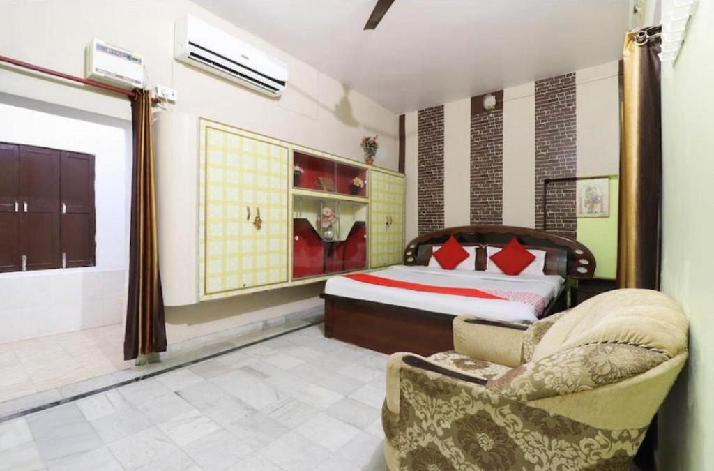 Misrikh Apartment | Hotel madhava
