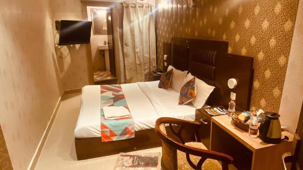 Mahipalpur Extension Apartment | Hotel Metro Tower