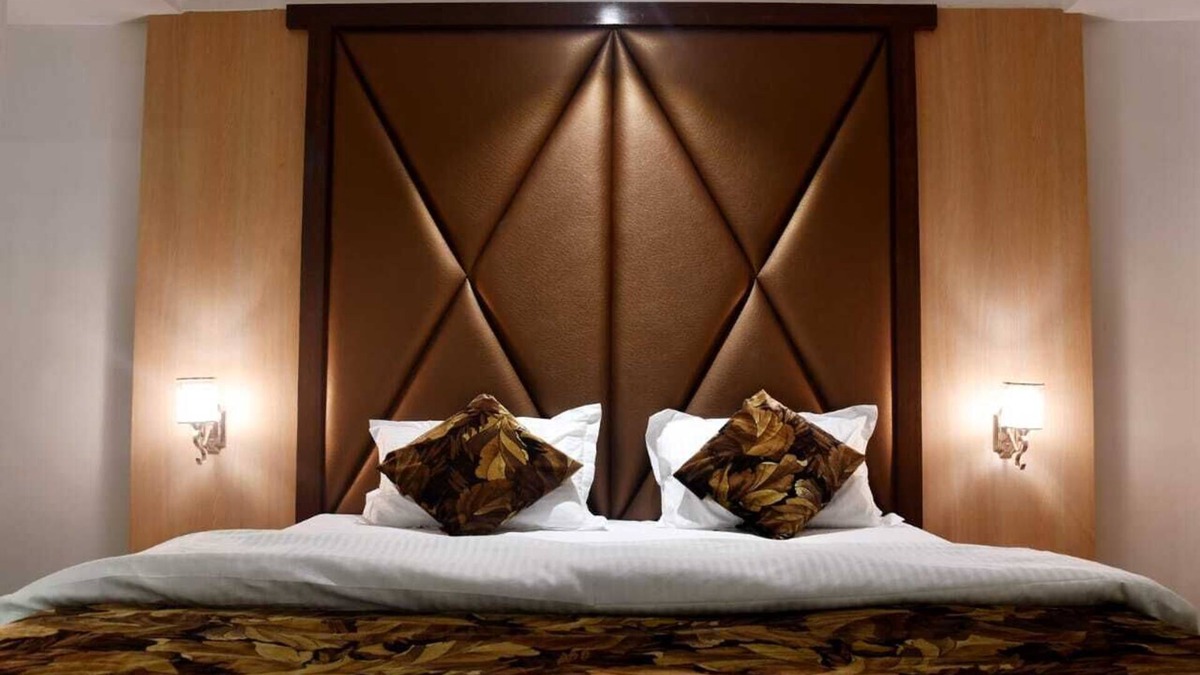 Dahanu Hotel | Hotel Monarch Center Point near Dahanu Beach, Bordi