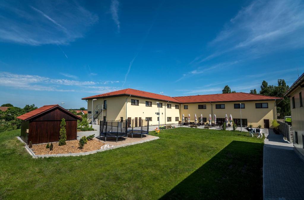 Chotovice Hotel | Hotel Na Farmě Choťovice