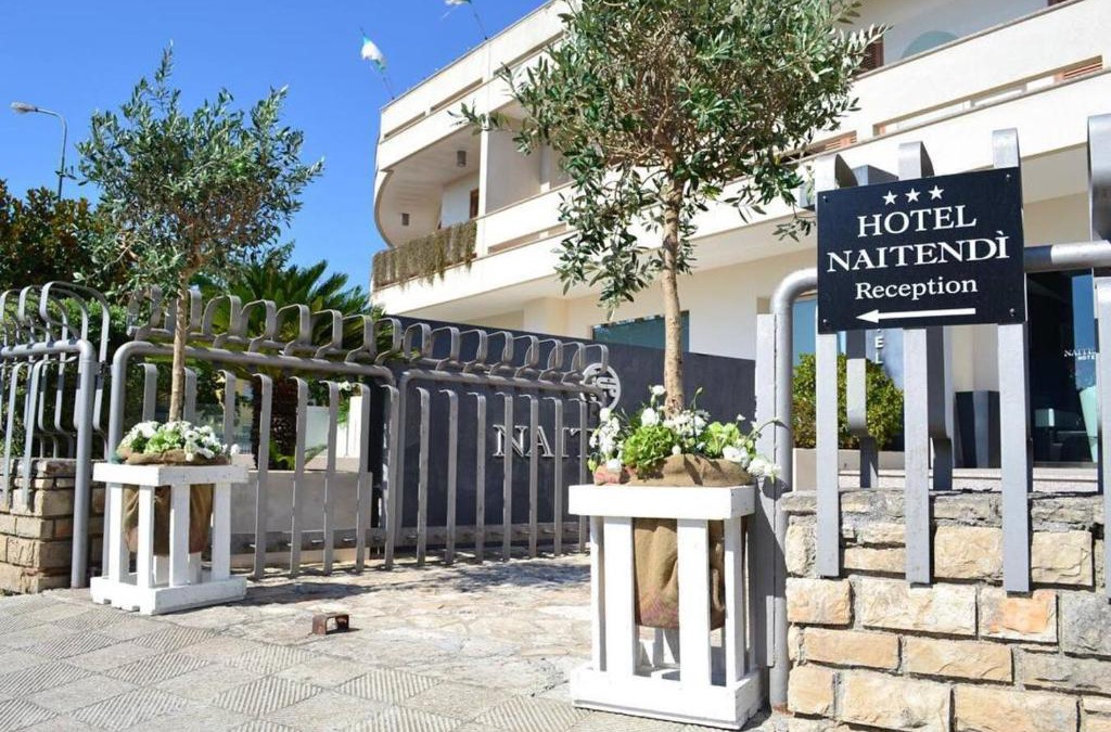 Cutrofiano Hotel | Hotel Naitendì