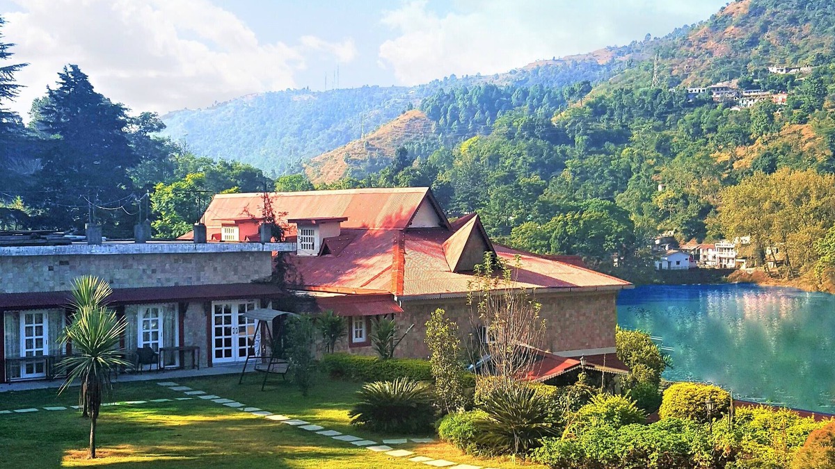 Bhimtal Bed & Breakfast | Hotel Neelesh Inn - A Luxury Lake View Hotel (20 kms from Nainital)
