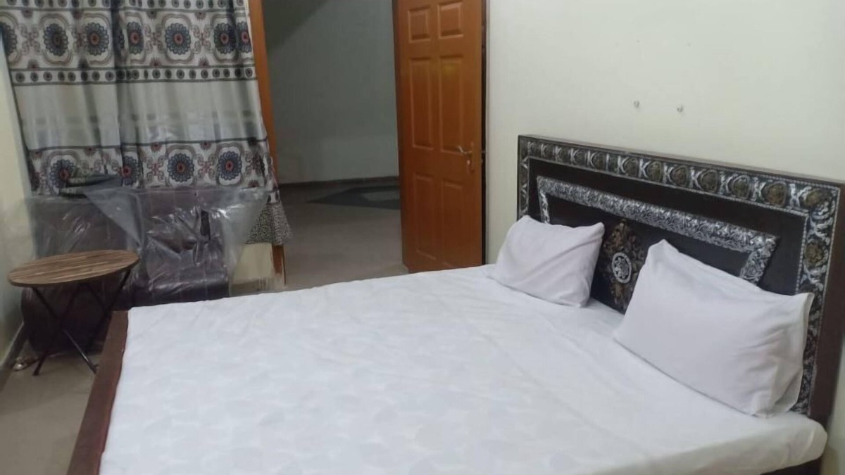 Lahore Hotel | Hotel New Garden