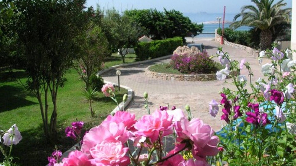 La Maddalena Hotel | Hotel Nido D'Aquila