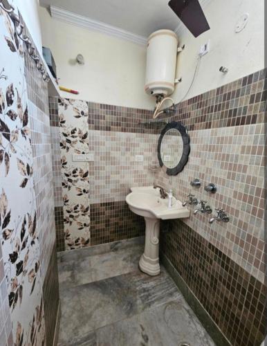 Daltenganj Hotel | Hotel nitin