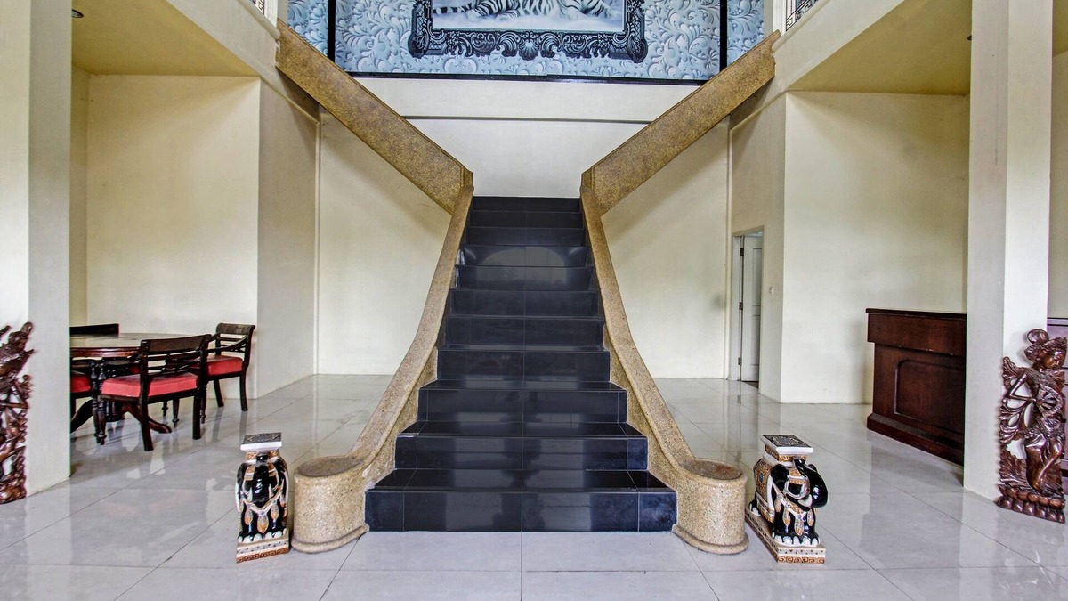 Gerung Hotel | Hotel O Ayu Bypass MansionNearBundaran Gerung