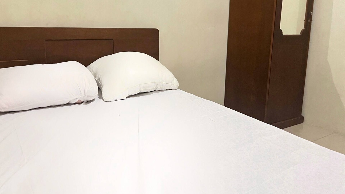 Garut Hotel | Hotel O Penginapan Laras PaminggirNearPesona Alam Seafood Pink Mira