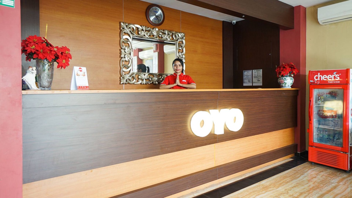Surabaya Hotel | Hotel O Siwalankerto Near Surabaya Carnival