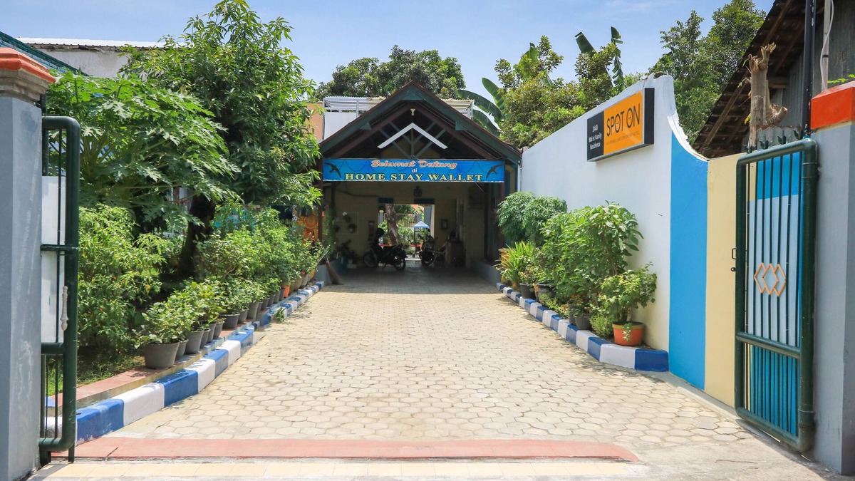 Lumajang Hotel | Hotel O Wallet Family Residence Syariah