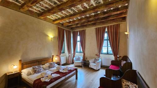 Kutna Hora Hotel | Hotel Opat