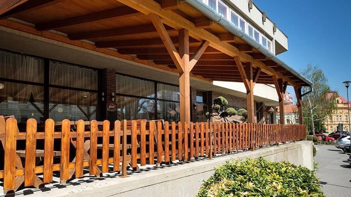 Jaromerice nad Rokytnou Hotel | Hotel Opera