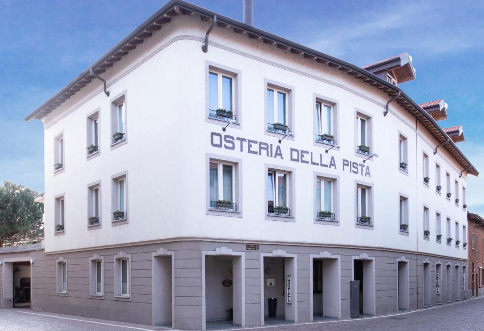 Casorate Sempione Hotel | Hotel Osteria della Pista dal 1875